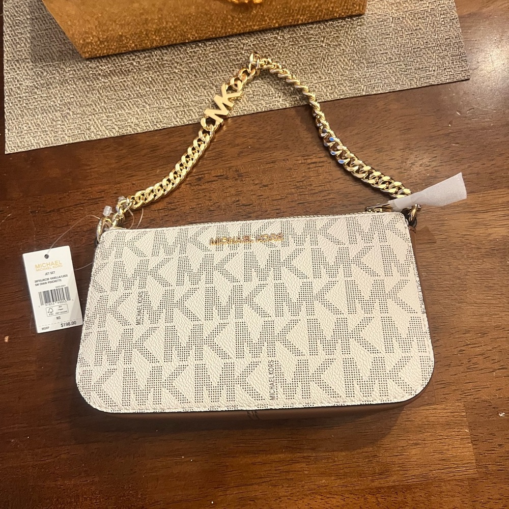 Leather Michael Kors mini shoulder bag
Cream with gold hardware